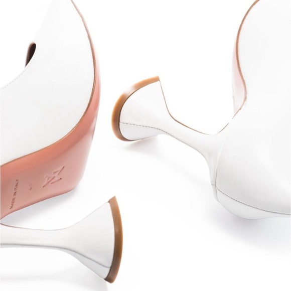 Amina Muaddi Pointed-Toe White Pumps - Picture 4 of 13